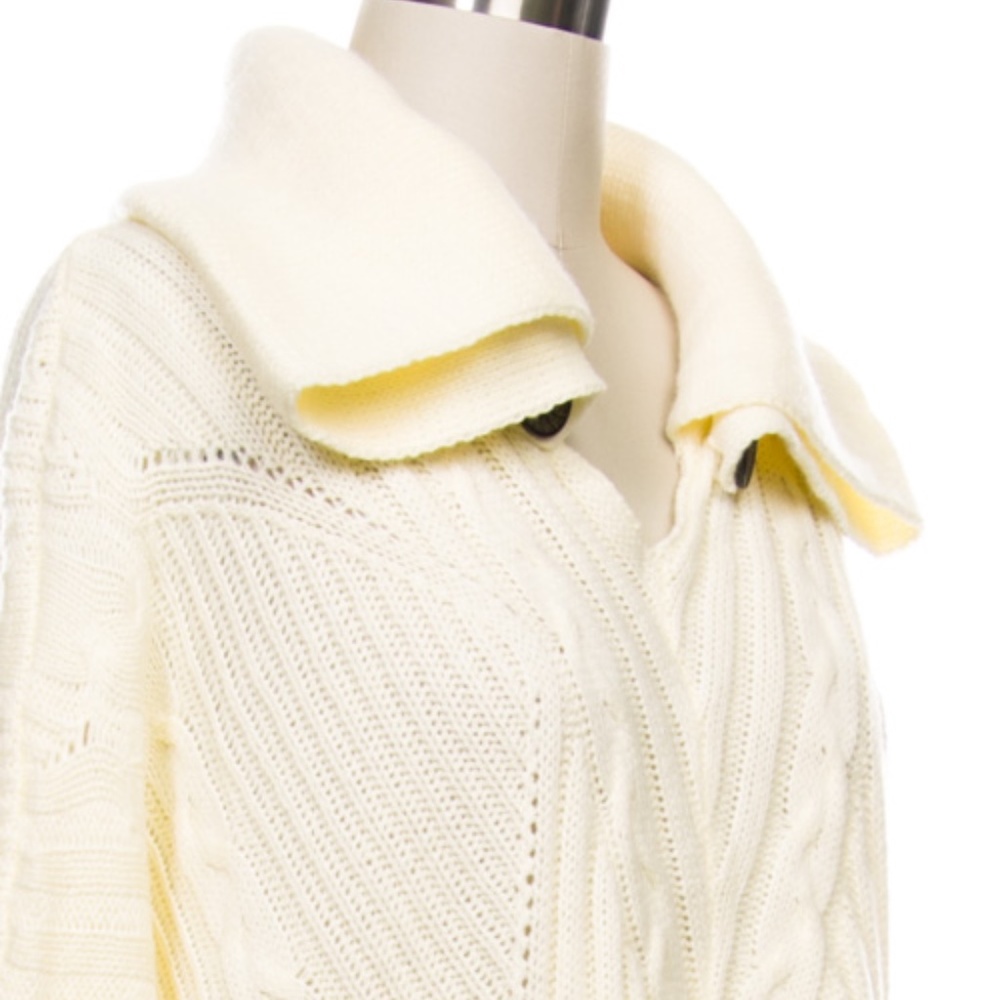 Collared Ivory Sweater - Picture 4 of 4